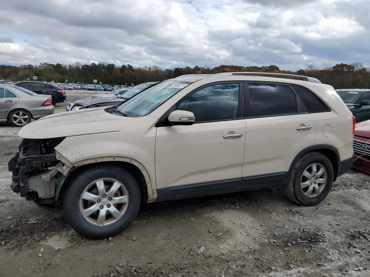 Image 1 of 2011 KIA SORENTO BASE 2011 with VIN 5XYKT3A16BG107026