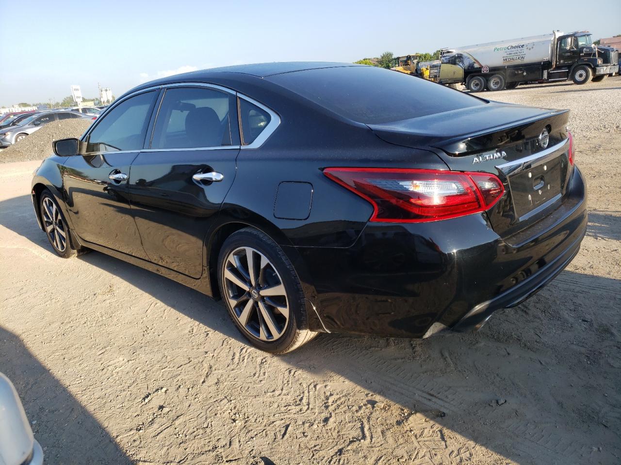 Image 2 of 2017 NISSAN ALTIMA 2.5 2017 with VIN 1N4AL3AP7HC483351