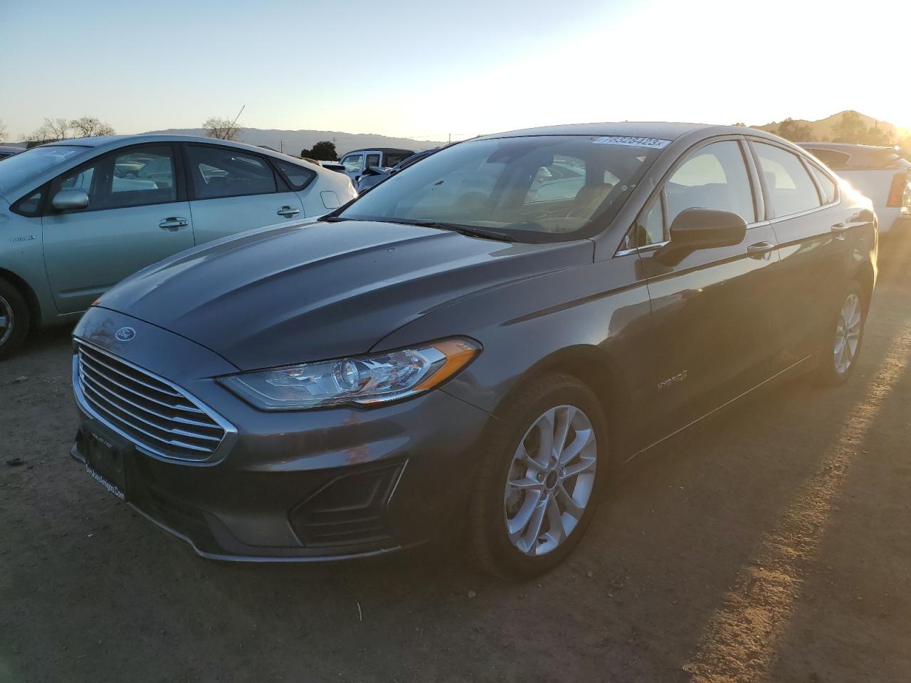 Image 1 of 2019 FORD FUSION SE 2019 with VIN 3FA6P0LU0KR182120