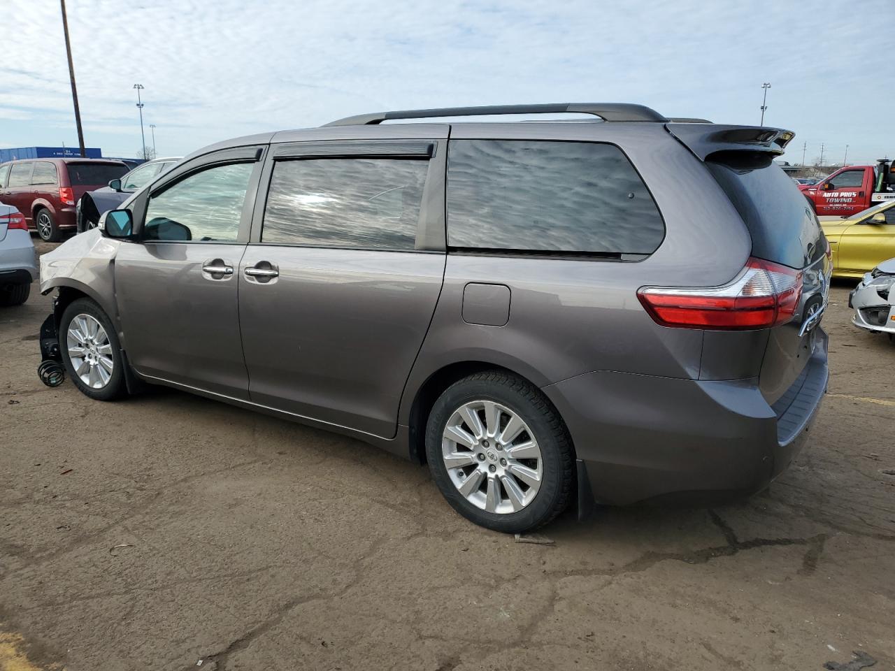 Image 2 of 2015 TOYOTA SIENNA XLE 2015 with VIN 5TDDK3DC5FS113000