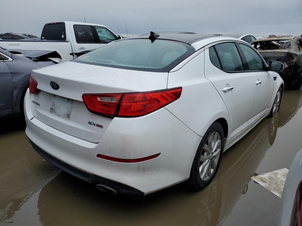 Image 3 of 2015 KIA OPTIMA EX 2015 with VIN 5XXGN4A79FG496832