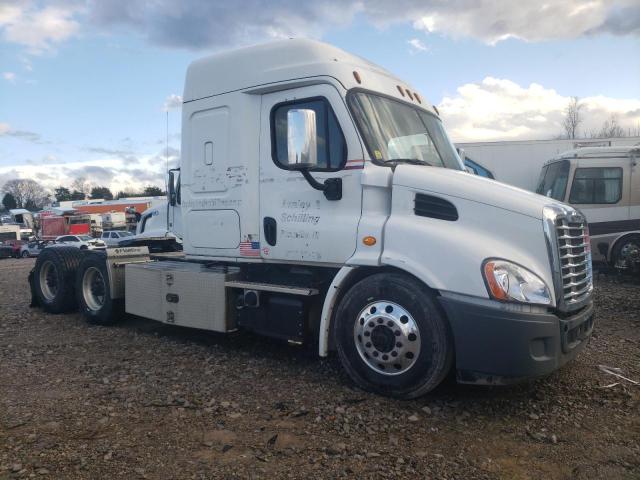 2016 FREIGHTLINER CASCADIA 113  2016 image