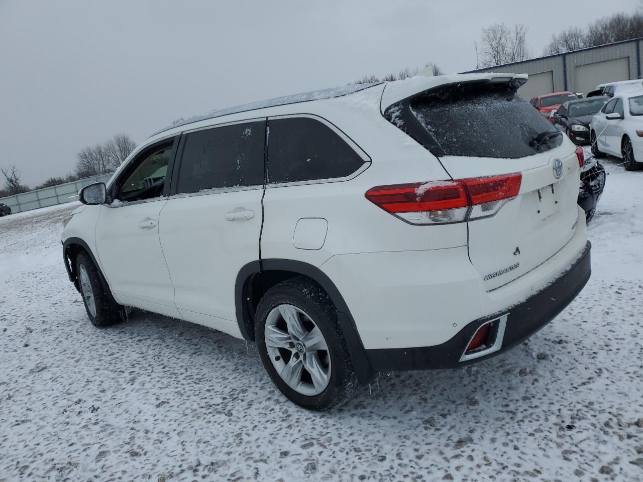 Image 2 of 2018 TOYOTA HIGHLANDER LIMITED 2018 with VIN 5TDDZRFH6JS800406