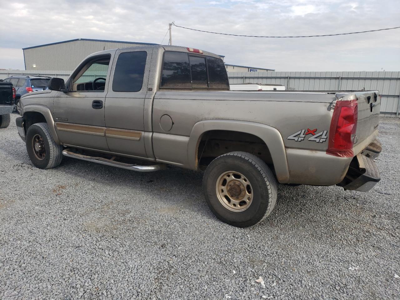 Obraz 2 z 2003 CHEVROLET SILVERADO K2500 HEAVY DUTY 2003 z VIN 1GCHK29U33E180841