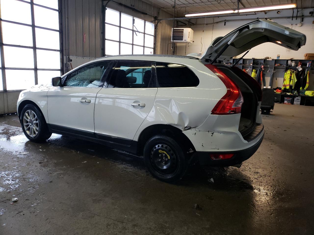 Obraz 2 z 2010 VOLVO XC60 T6 2010 z VIN YV4992DZ1A2126047