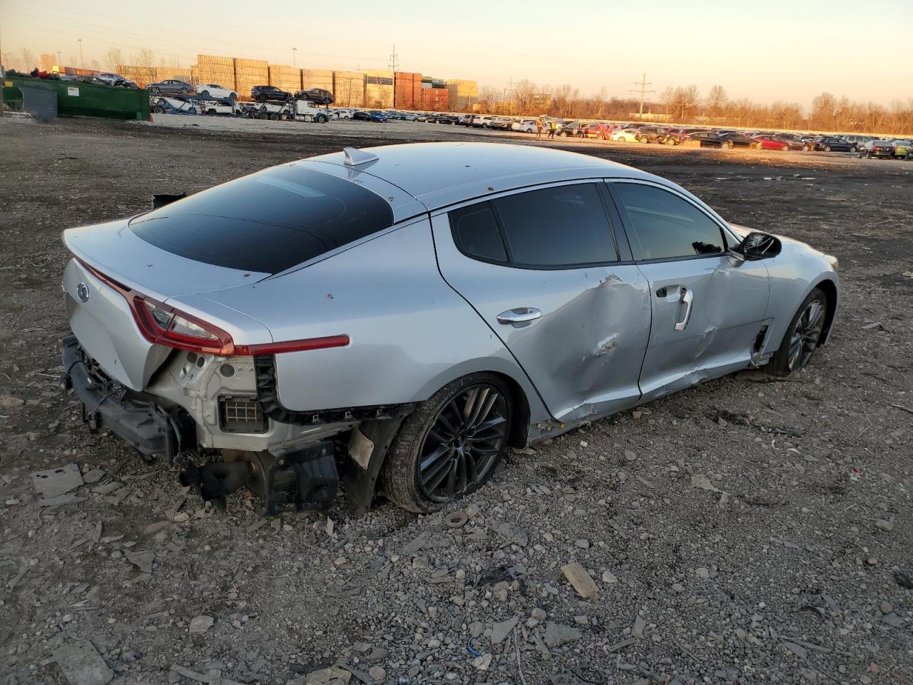 Изображение 3 2018 KIA STINGER  2018 с VIN KNAE15LA2J6012411