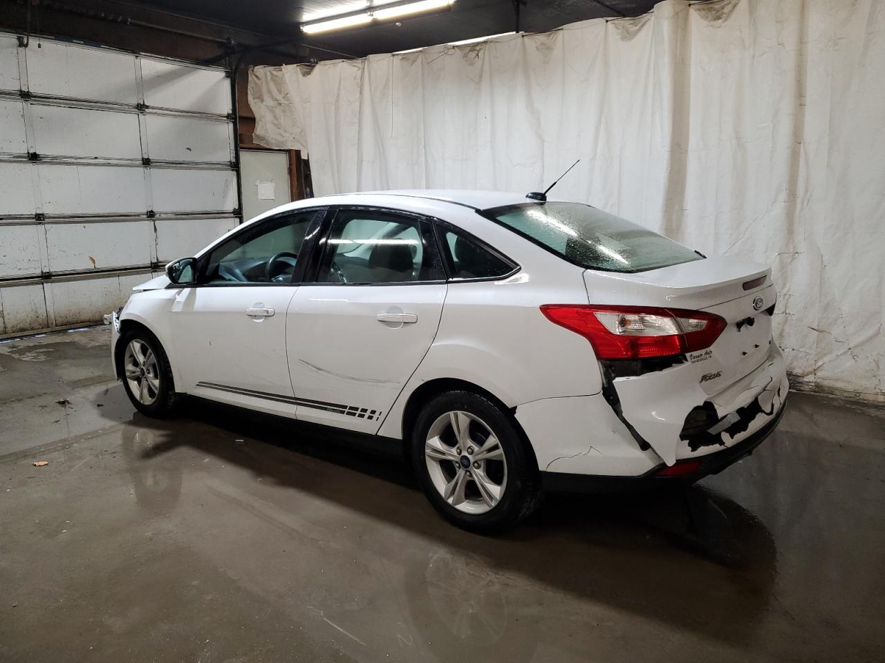 Image 2 of 2014 FORD FOCUS SE 2014 with VIN 1FADP3F26EL435382