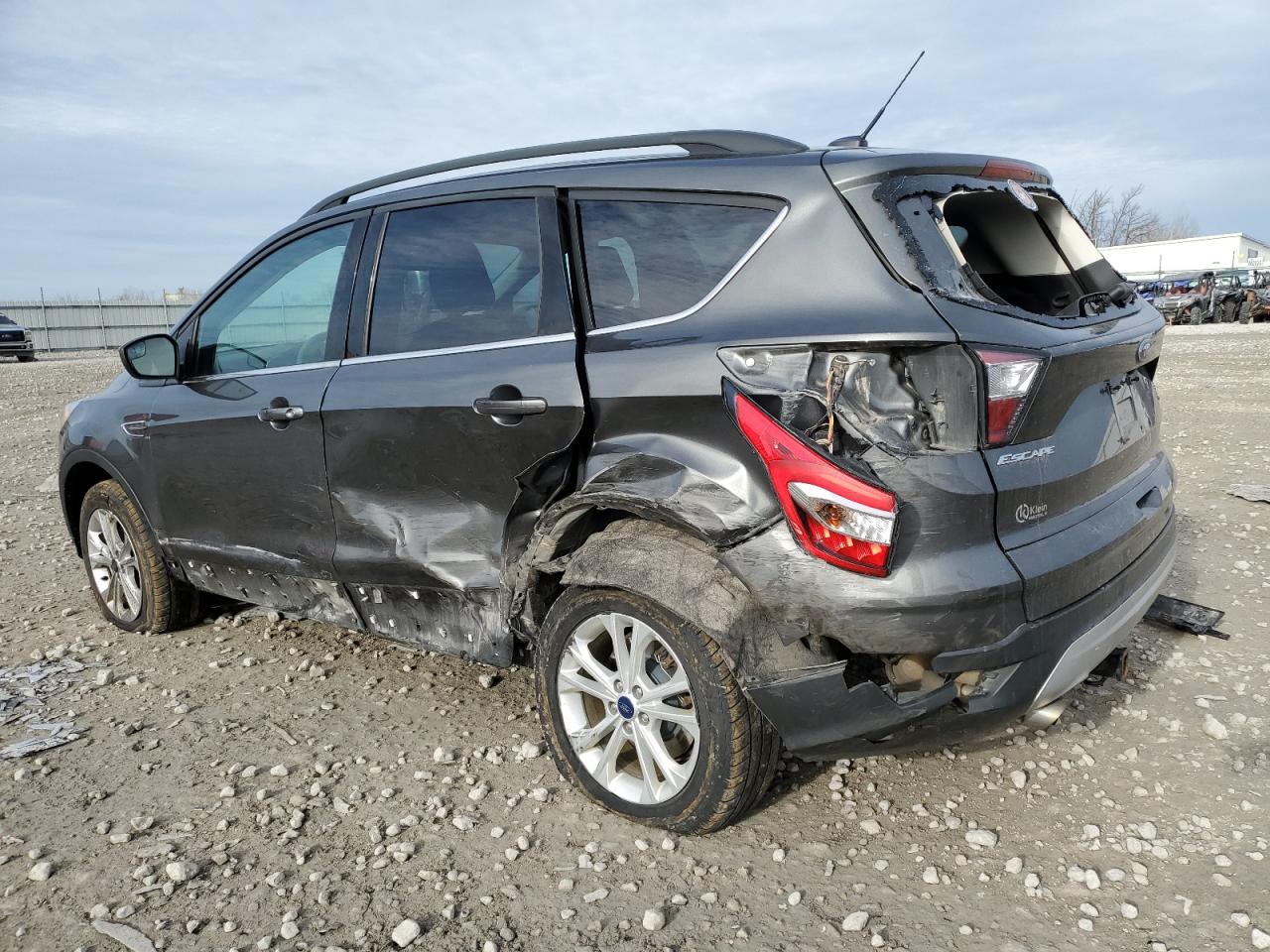 Изображение 2 2018 FORD ESCAPE SE 2018 с VIN 1FMCU9G9XJUC41449