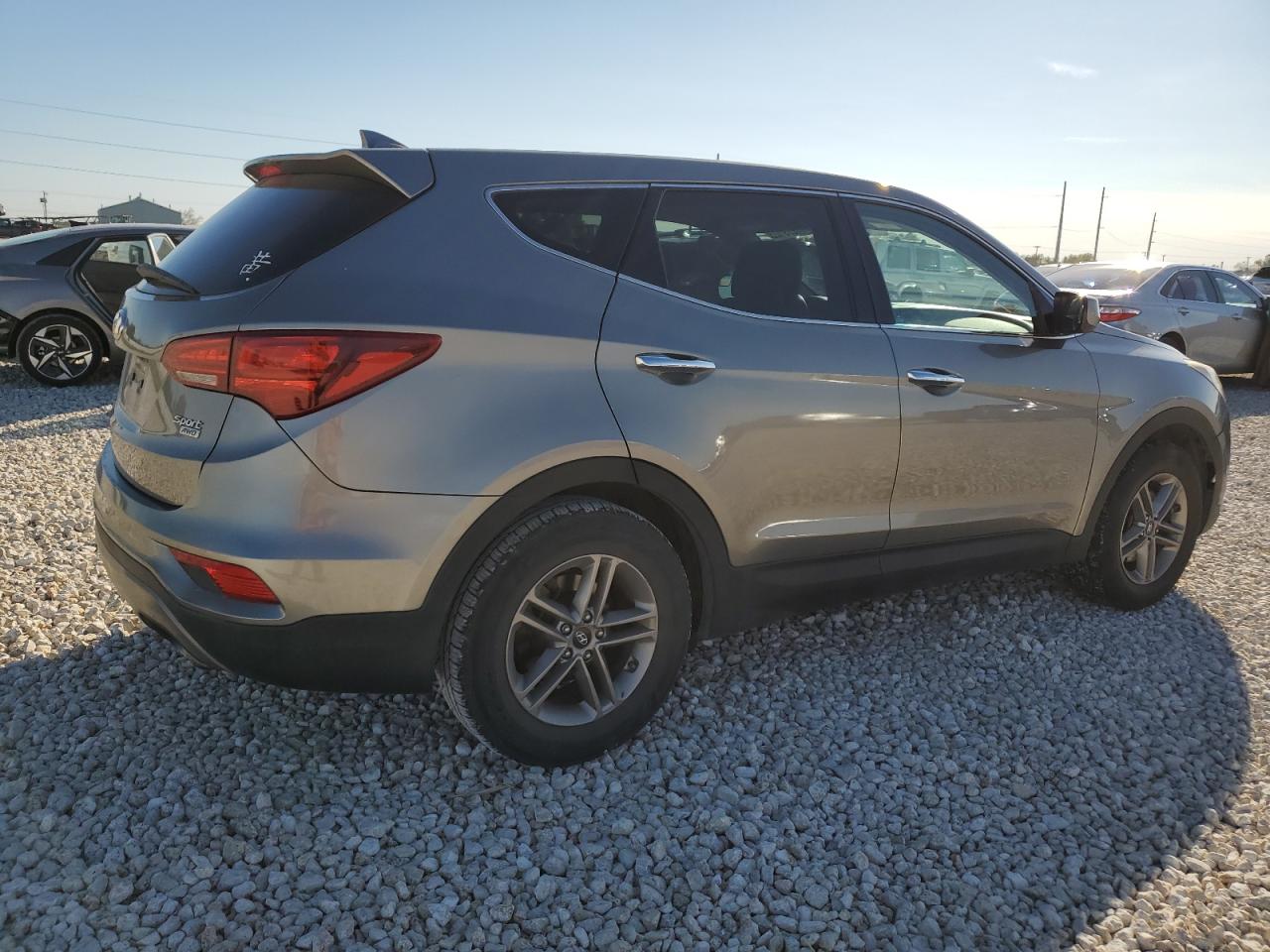 Изображение 3 2017 HYUNDAI SANTA FE SPORT  2017 с VIN 5NMZTDLB7HH011415