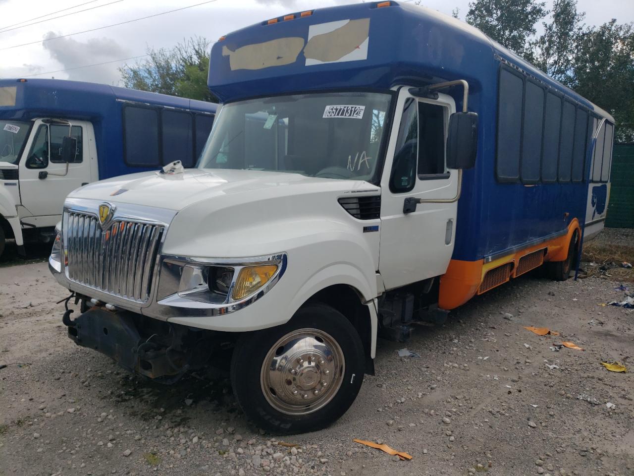 Изображение 2 2015 IC CORPORATION 3000 AC 2015 с VIN 5WEXWSKK7FH677819