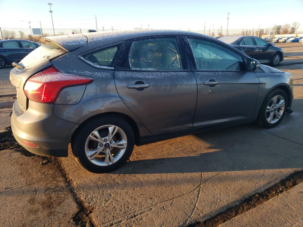Image 3 of 2014 FORD FOCUS SE 2014 with VIN 1FADP3K28EL107435
