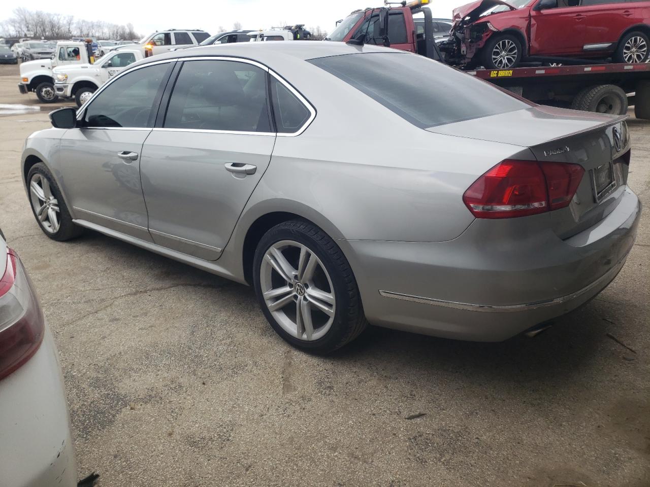 Изображение 2 2014 VOLKSWAGEN PASSAT SE 2014 с VIN 1VWBN7A34EC098349