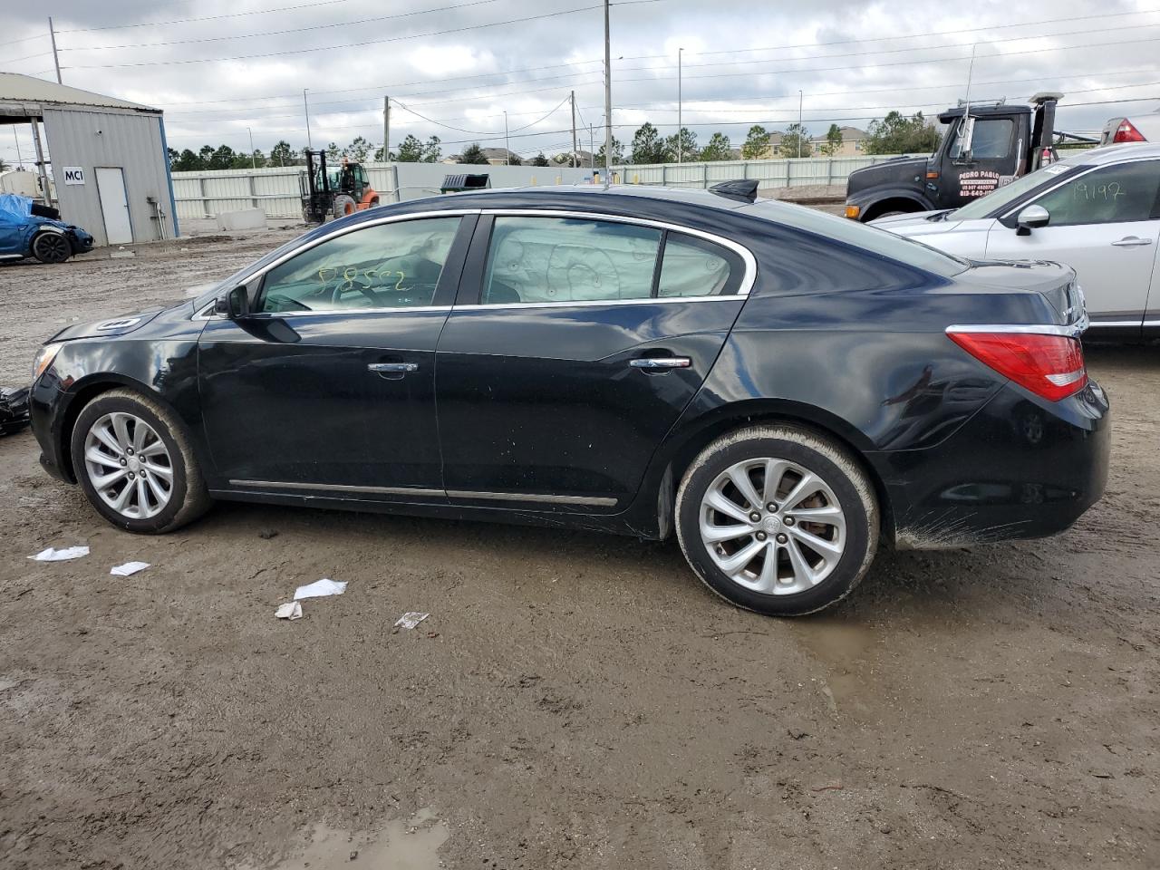 Obraz 2 z 2016 BUICK LACROSSE  2016 z VIN 1G4GB5G32GF201584