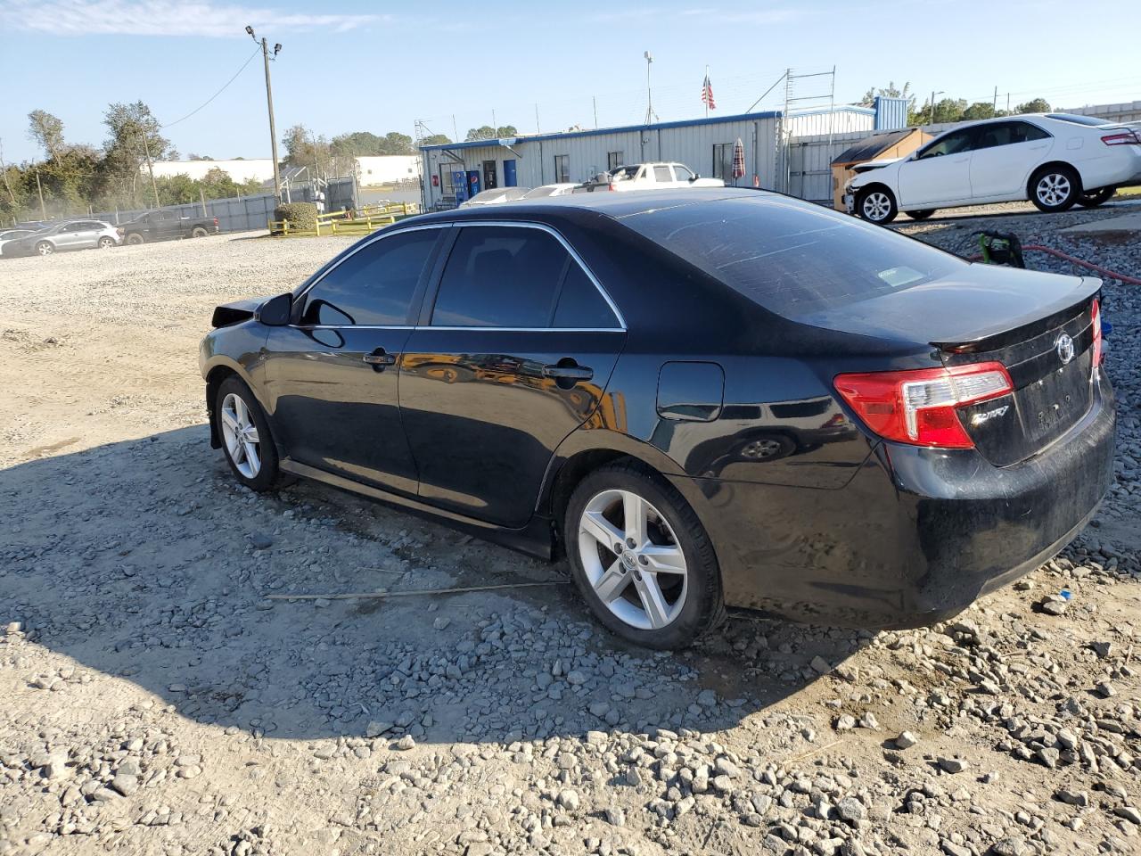 Obraz 2 z 2014 TOYOTA CAMRY L 2014 z VIN 4T1BF1FK8EU472352