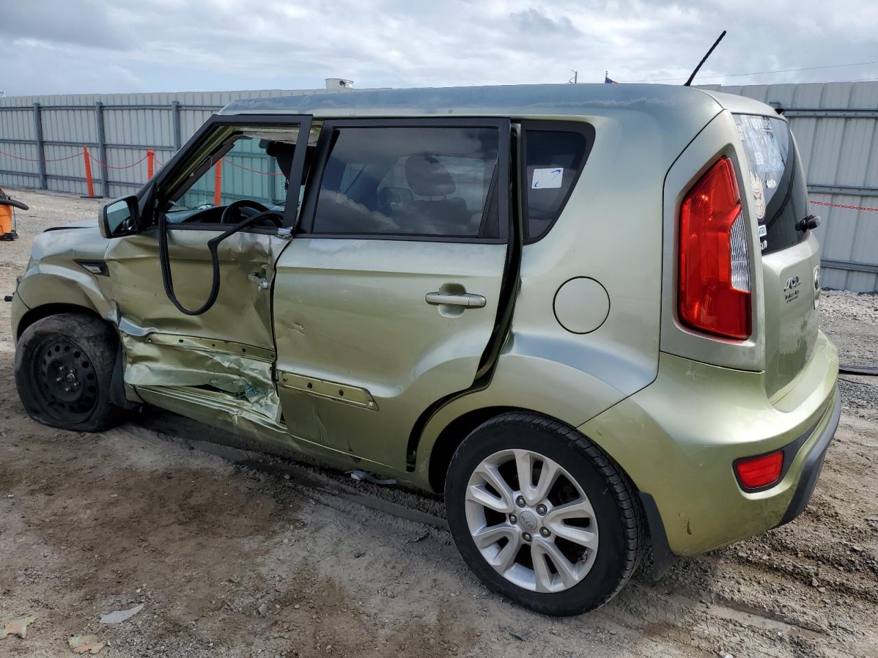 Изображение 2 2013 KIA SOUL  2013 с VIN KNDJT2A56D7540306