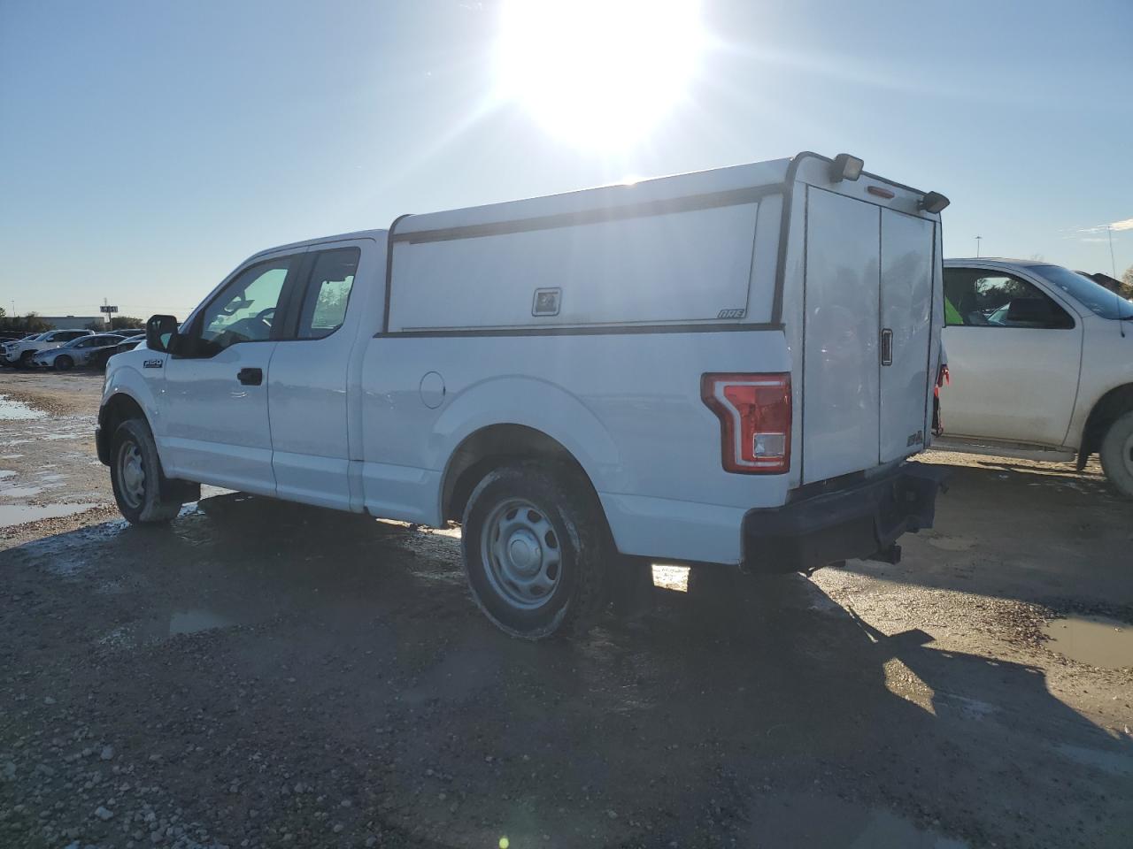 Obraz 2 z 2017 FORD F150 SUPER CAB 2017 z VIN 1FTEX1C89HKD47352