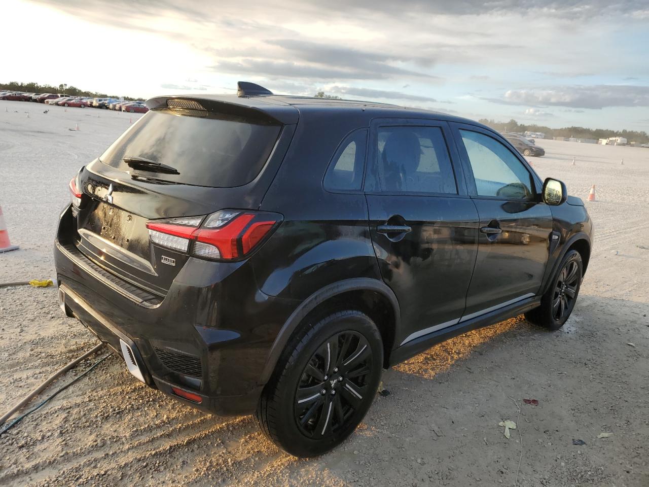 Obraz 3 z 2022 MITSUBISHI OUTLANDER SPORT ES 2022 z VIN JA4APUAU6NU020031