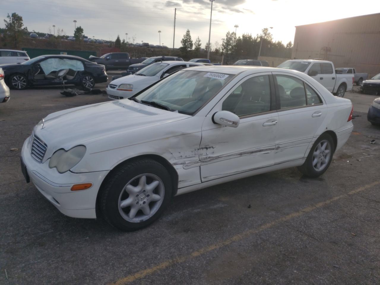 Image 1 of 2004 MERCEDES-BENZ C 240 2004 with VIN WDBRF61J34E018385