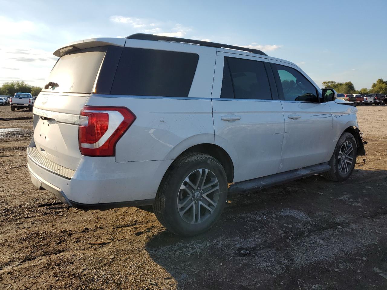 Image 3 of 2020 FORD EXPEDITION XLT 2020 with VIN 1FMJU1HT9LEA73559