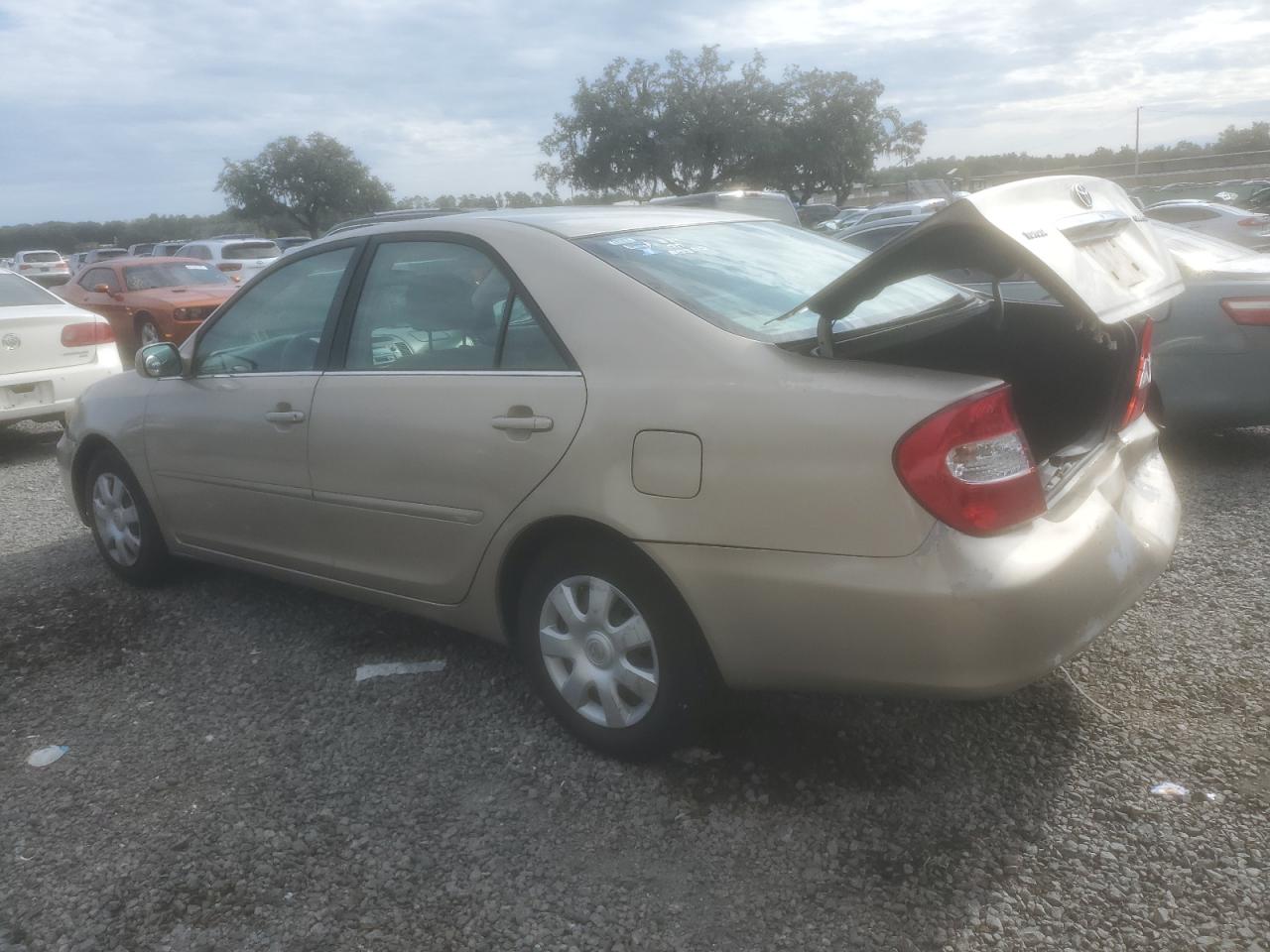 Obraz 2 z 2004 TOYOTA CAMRY LE 2004 z VIN 4T1BE32K94U904465