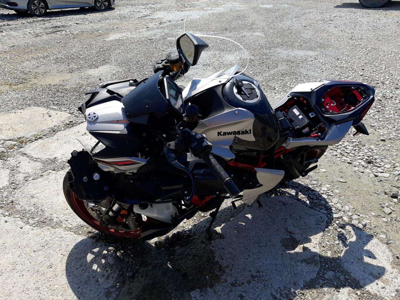 Изображение 2 Kawasaki Zr1000 K 2023 с VIN JKAZRCK11PA015805