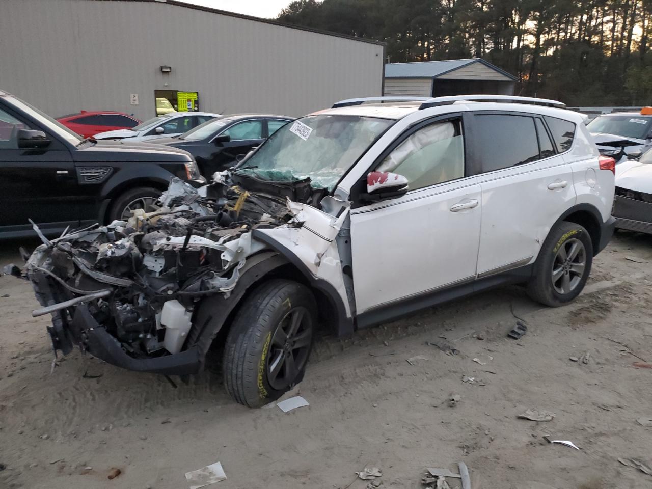 Image 1 of 2015 TOYOTA RAV4 XLE 2015 with VIN JTMRFREV8FD169957