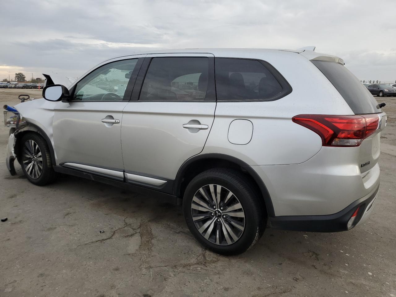 Image 2 of 2019 MITSUBISHI OUTLANDER SE 2019 with VIN JA4AD3A35KZ042711