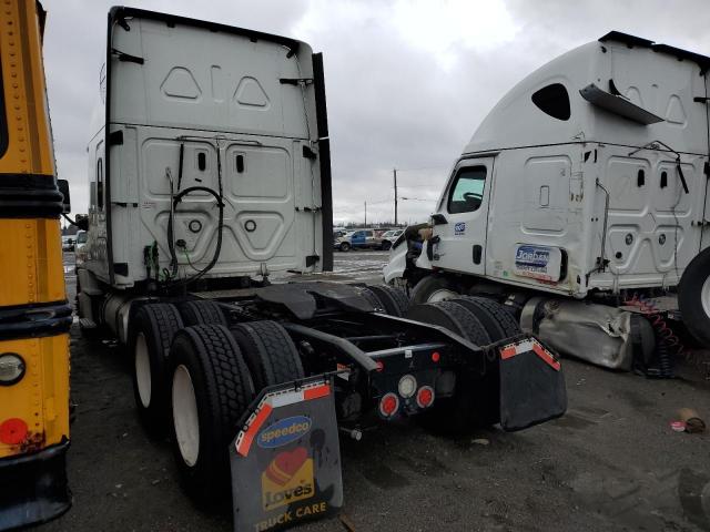 Image 3 of 2019 FREIGHTLINER CASCADIA 125  2019 with VIN 3AKJGLDR6KSKN4692