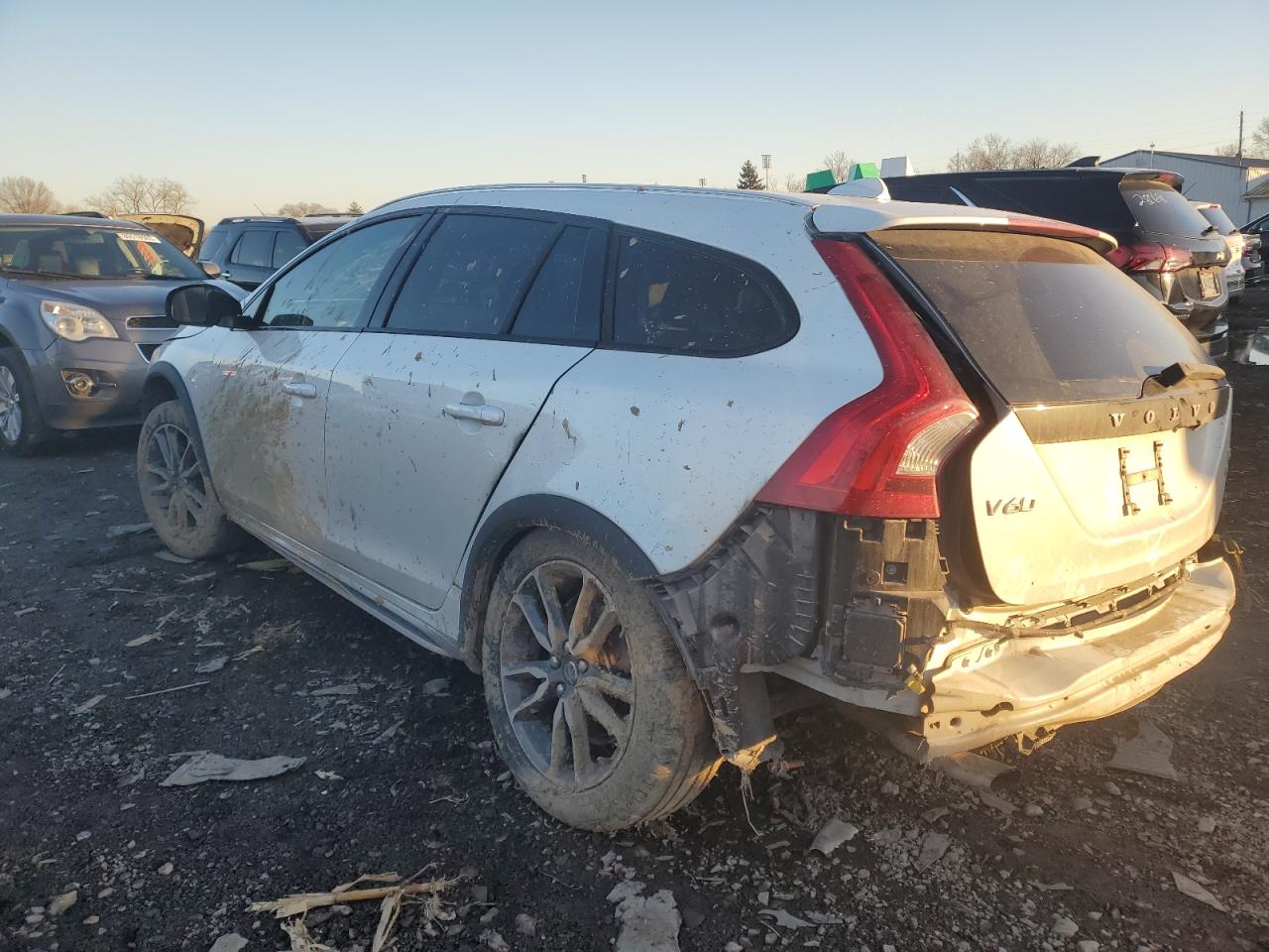 Image 2 of 2015 VOLVO V60 CROSS COUNTRY PLATINUM 2015 with VIN YV4612HM1F1000292