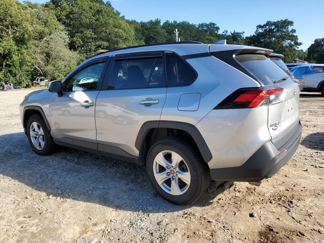 Изображение 2 2020 TOYOTA RAV4 XLE 2020 с VIN 2T3P1RFV8LC134887