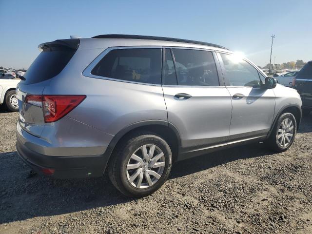 Obraz 3 z 2020 HONDA PILOT LX 2020 z VIN 5FNYF5H16LB023848