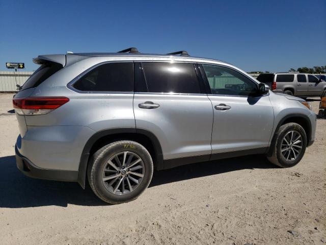 Obraz 3 z 2019 TOYOTA HIGHLANDER SE 2019 z VIN 5TDKZRFH5KS571483