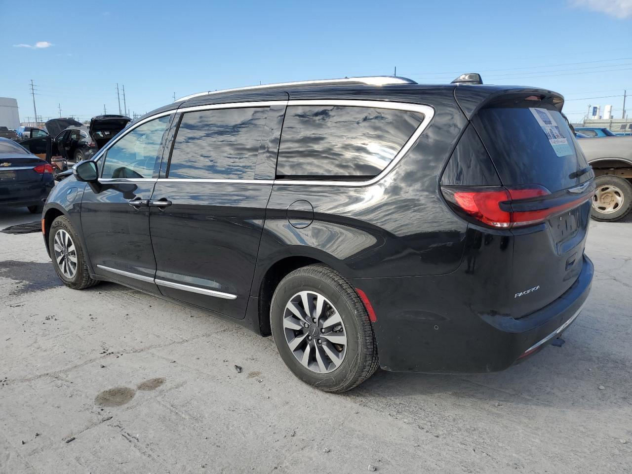 Obraz 2 z 2021 CHRYSLER PACIFICA HYBRID LIMITED 2021 z VIN 2C4RC1S73MR550691