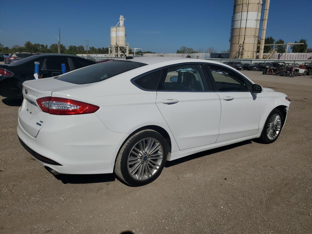 Image 3 of 2014 FORD FUSION SE 2014 with VIN 3FA6P0HD1ER120271
