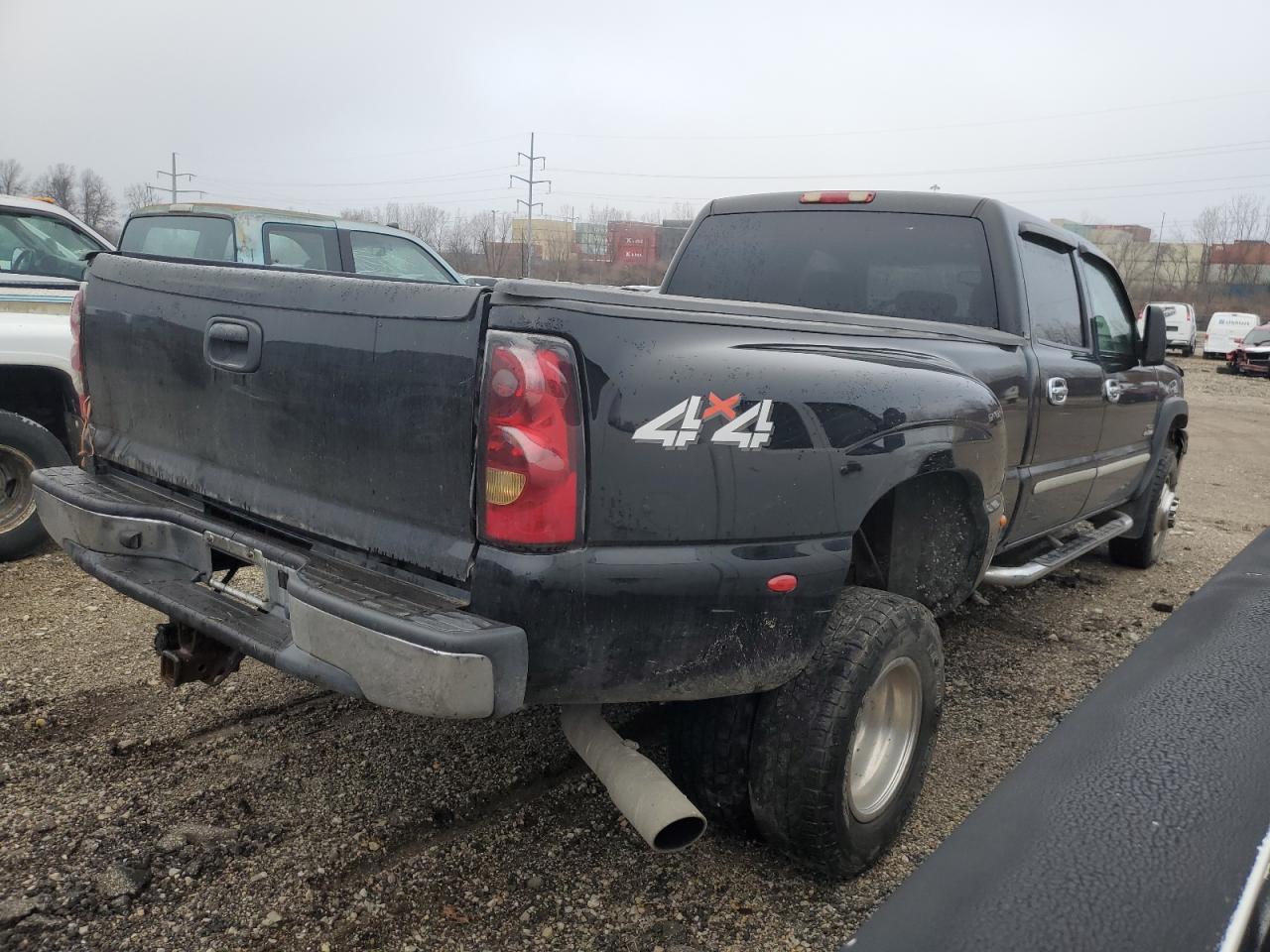 Image 3 of 2006 CHEVROLET SILVERADO K3500 2006 with VIN 1GCJK33D36F190137