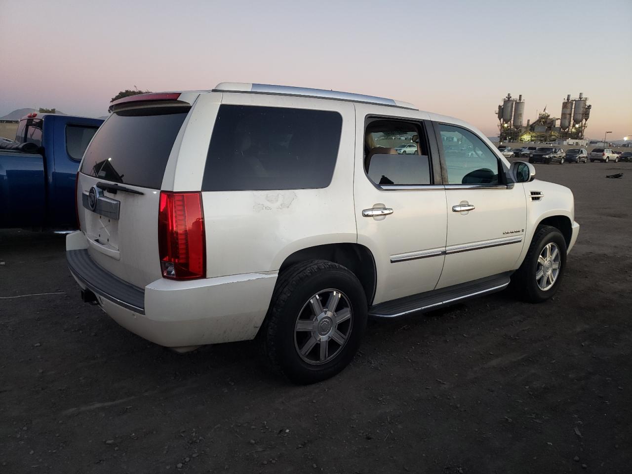 Image 3 of 2007 CADILLAC ESCALADE LUXURY 2007 with VIN 1GYEC63857R318794