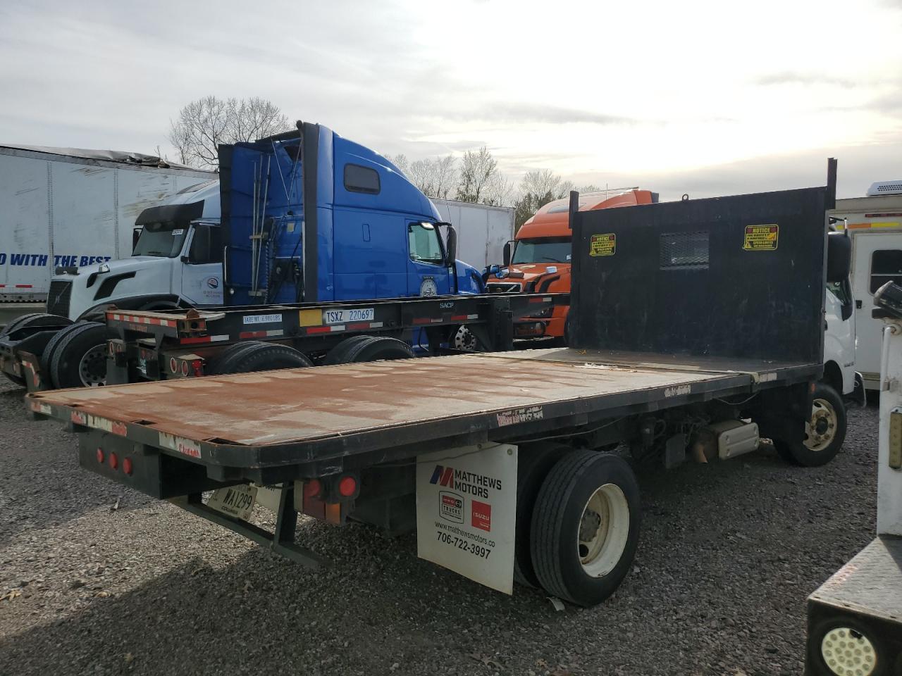 Image 3 of 2019 HINO 155  2019 with VIN JHHYDM1HXKK006802