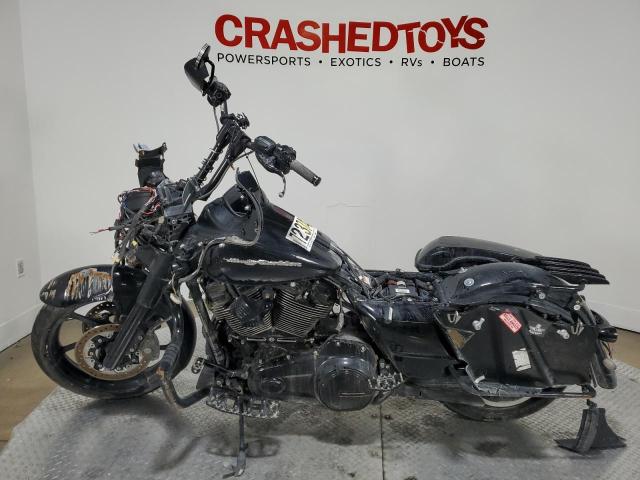 Image 3 of 2017 HARLEY-DAVIDSON FLHXS STREET GLIDE SPECIAL 2017 with VIN 1HD1KRC10HB636181