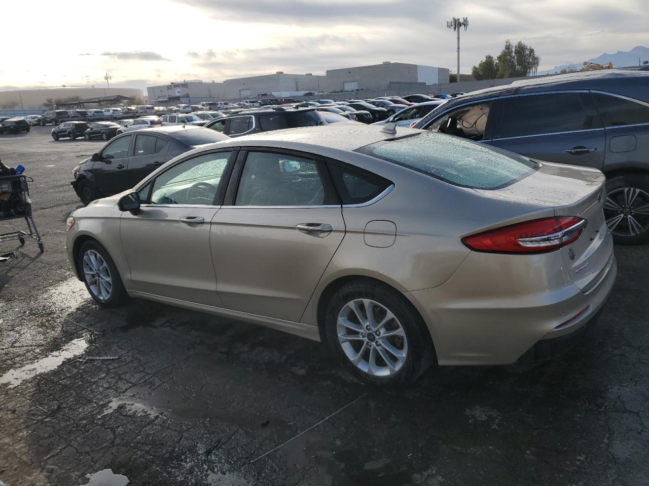 Изображение 2 2019 FORD FUSION SE 2019 с VIN 3FA6P0HD5KR160462
