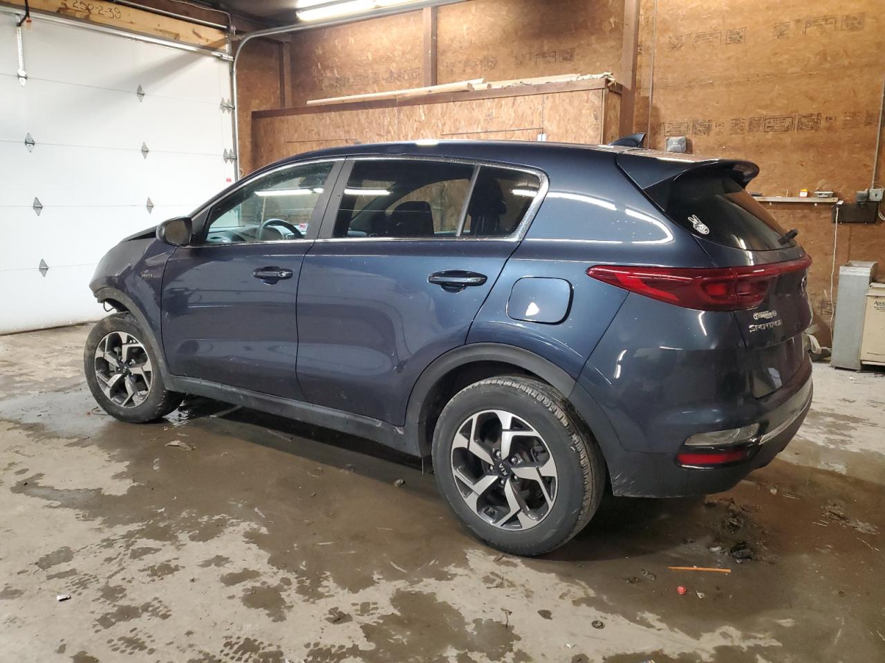 Изображение 2 2021 KIA SPORTAGE LX 2021 с VIN KNDPMCAC8M7919383