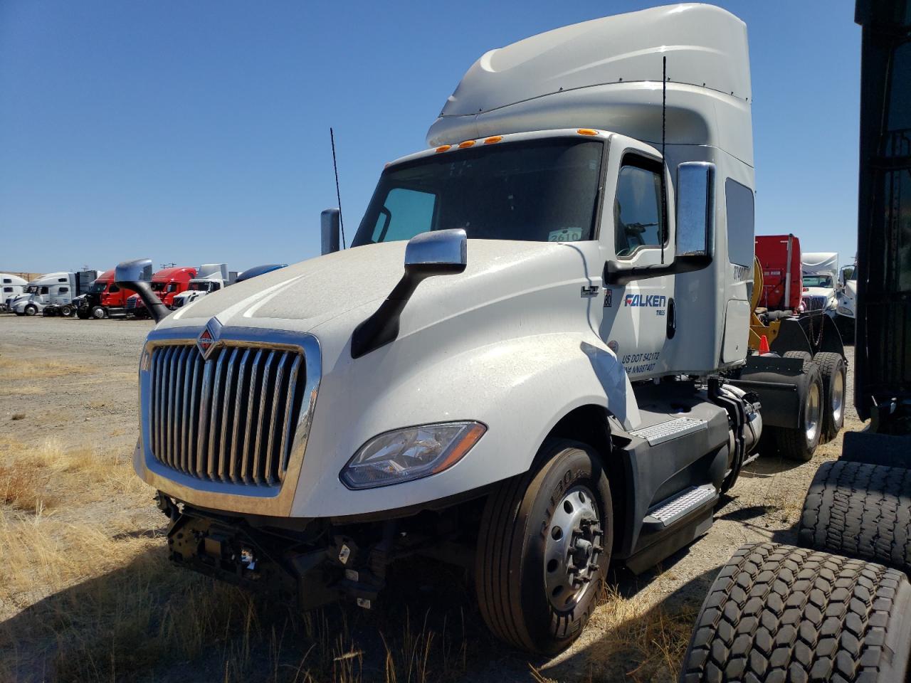 Obraz 2 z 2022 INTERNATIONAL LT625  2022 z VIN 3HSDZAPR3NN887407