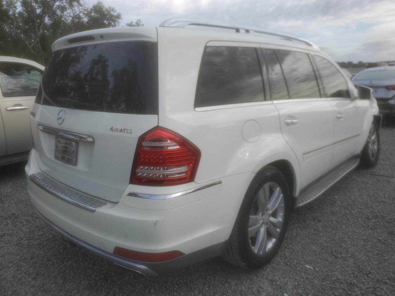 Image 3 of 2011 MERCEDES-BENZ GL 450 4MATIC 2011 with VIN 4JGBF7BE8BA661809