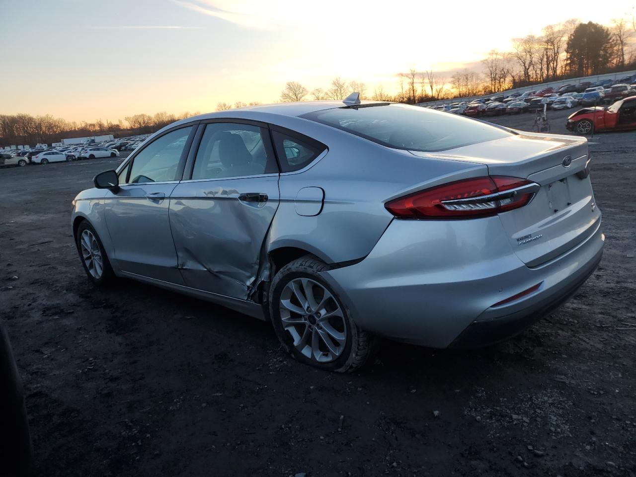 Изображение 2 2019 FORD FUSION SE 2019 с VIN 3FA6P0HD0KR245645