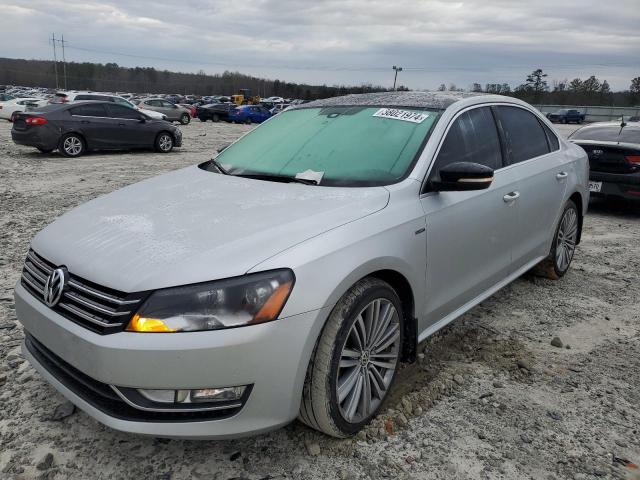 Image 1 of 2015 VOLKSWAGEN PASSAT SE 2015 with VIN 1VWBT7A38FC072361