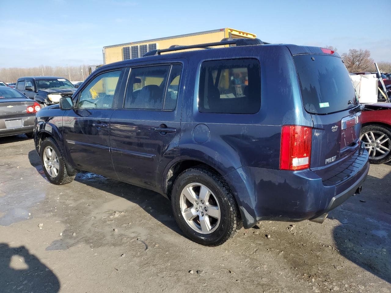 Image 2 of 2011 HONDA PILOT EXLN 2011 with VIN 5FNYF4H7XBB012980
