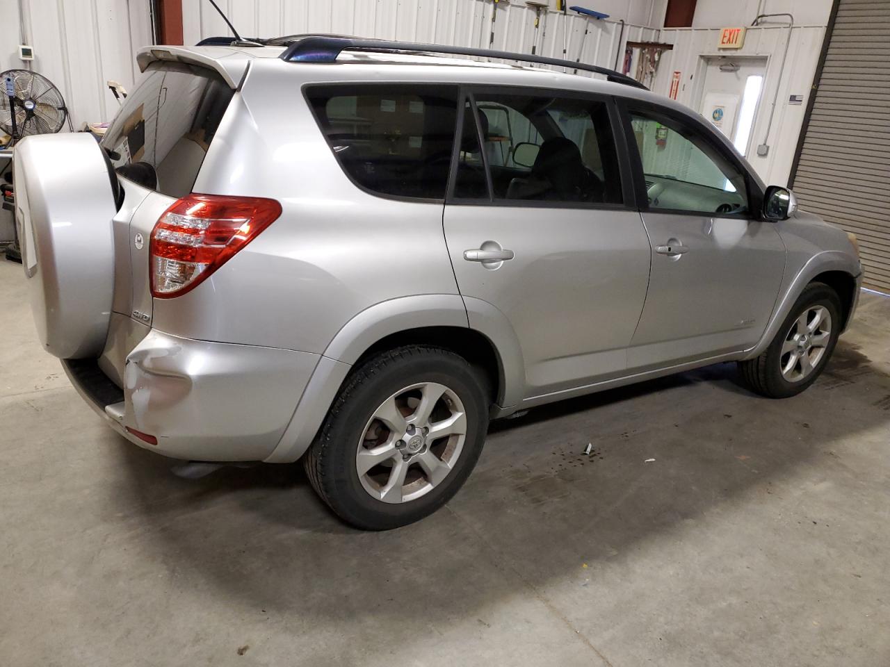 Image 3 of 2009 TOYOTA RAV4 LIMITED 2009 with VIN JTMBK31V79D010139