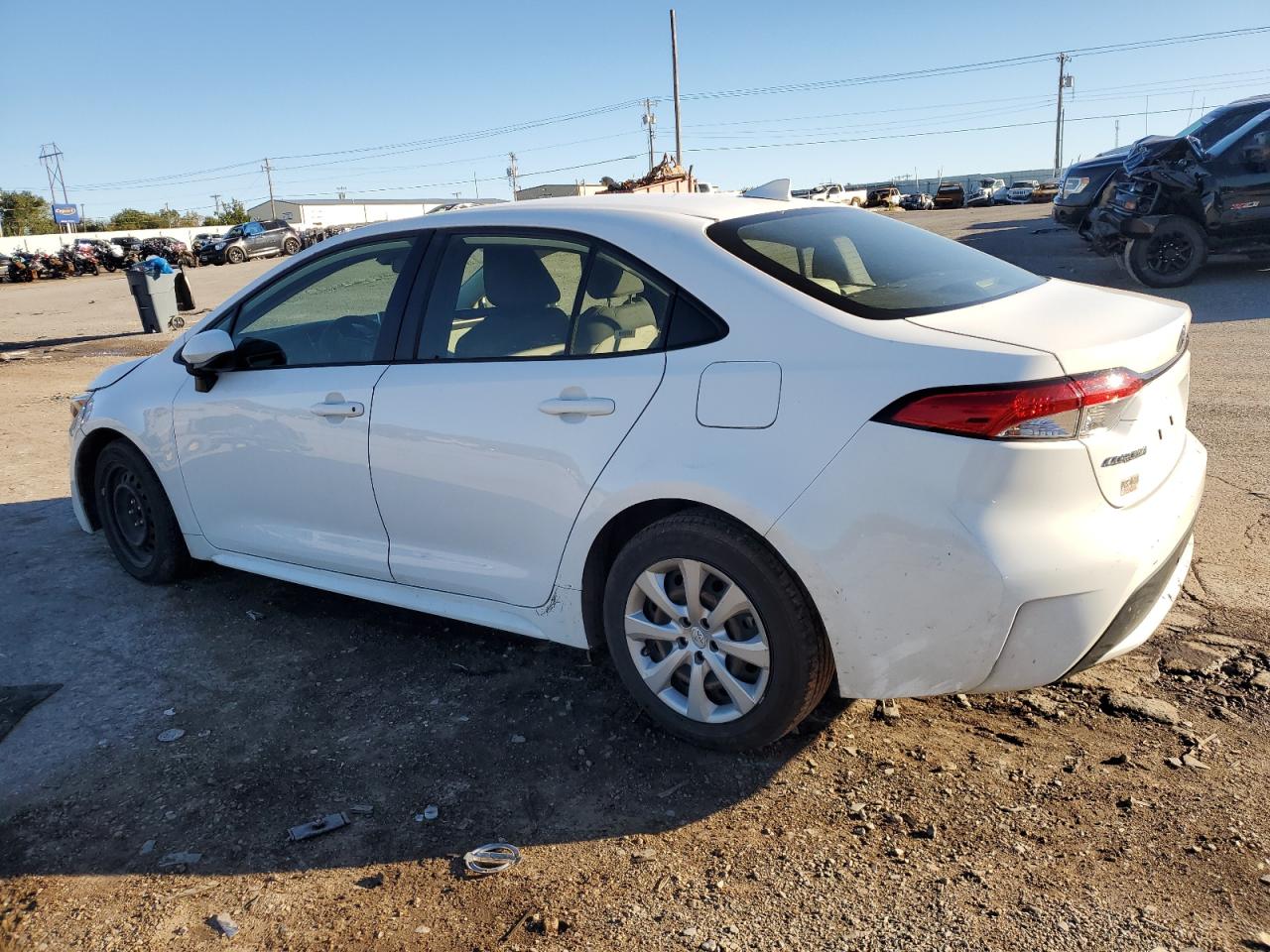 Изображение 2 2020 TOYOTA COROLLA LE 2020 с VIN JTDEPRAE2LJ096096