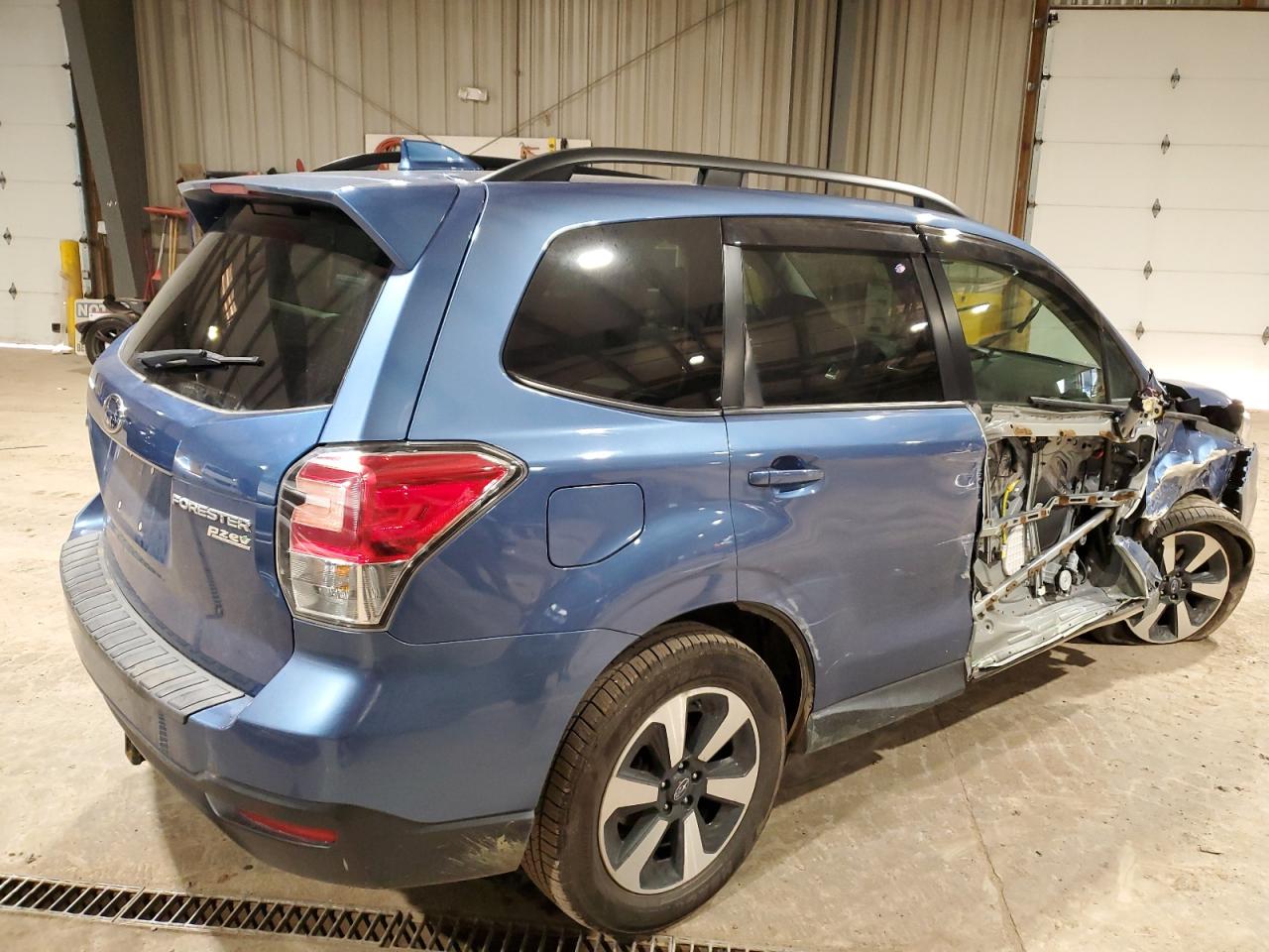 Изображение 3 2017 SUBARU FORESTER 2.5I PREMIUM 2017 с VIN JF2SJAEC5HH521082