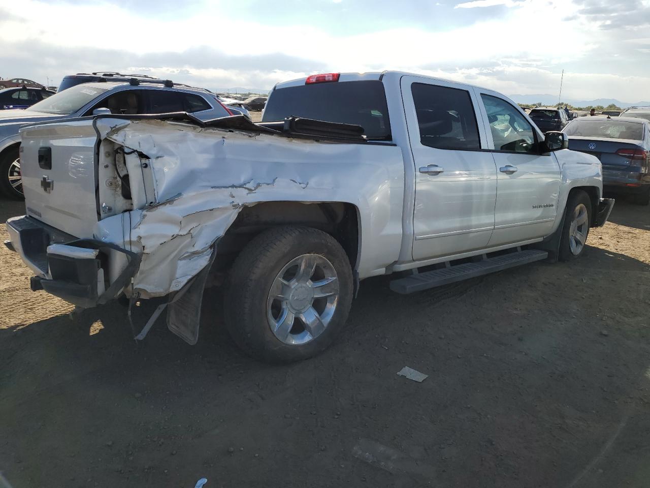 Obraz 3 z 2017 CHEVROLET SILVERADO K1500 LT 2017 z VIN 3GCUKREC6HG345690