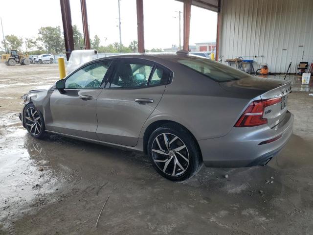 Obraz 2 z 2019 VOLVO S60 T6 MOMENTUM 2019 z VIN 7JRA22TK1KG009647